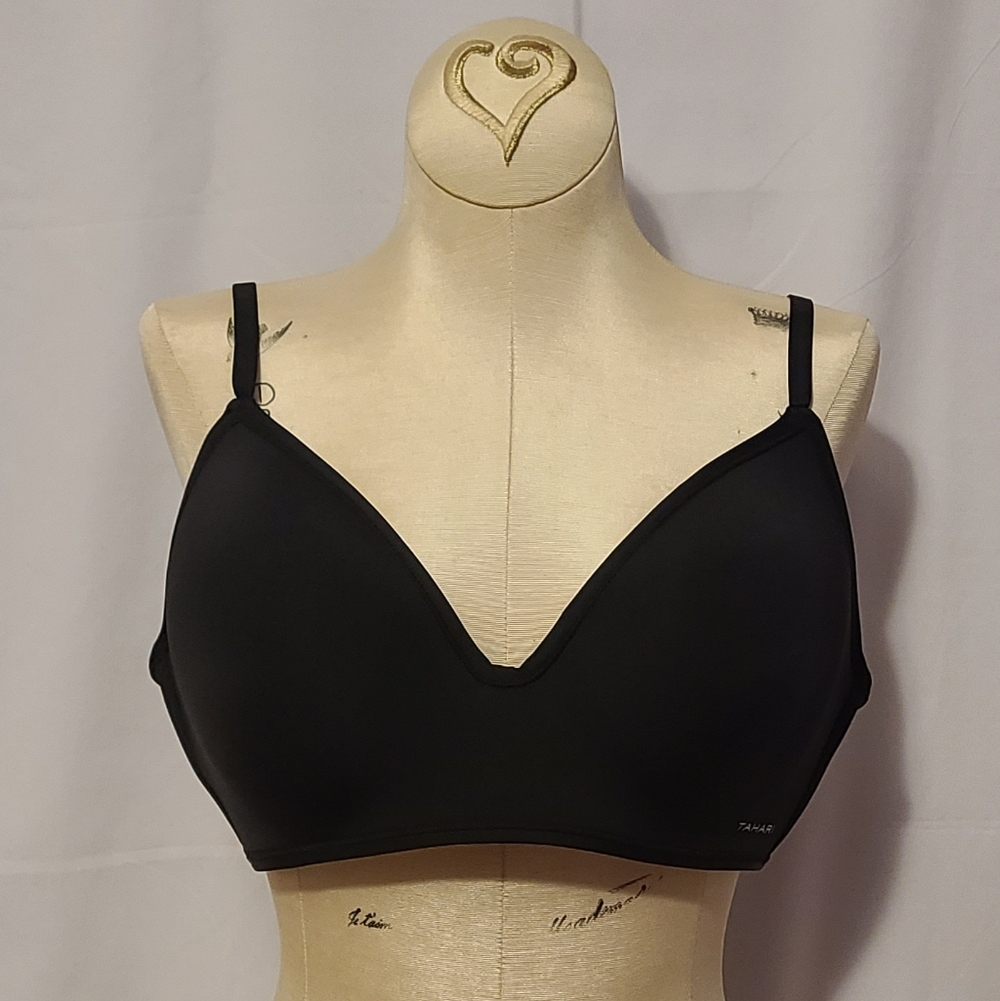 Tahari Black Moulded Wireless Bra